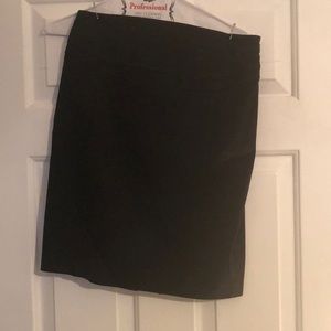 Black express skirt